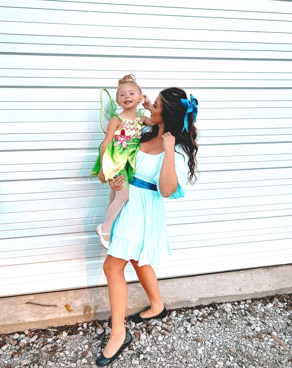 cute mom and daughter Halloween costumes Wendy and Tinker Bell