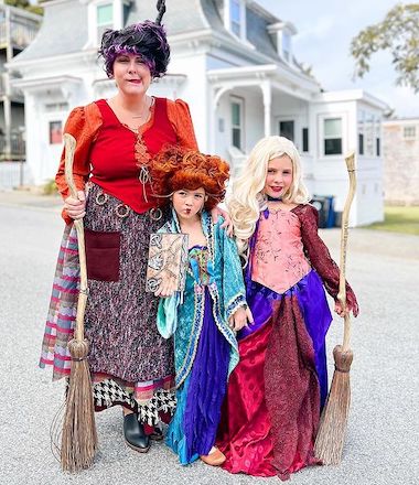 Family of 3 Halloween Costumes Hocus Pocus Movie