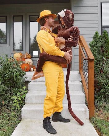 Cute Couples Costumes Curious George and Man in Yellow Hat Kissing