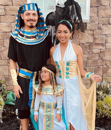 Family Halloween Costumes Egyptians and Pharoah