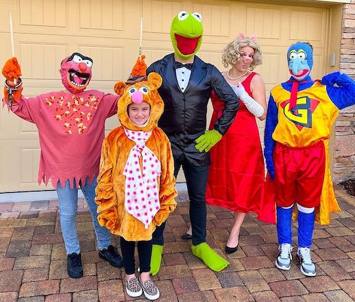 Family Halloween Costumes for 5 Sesame Street