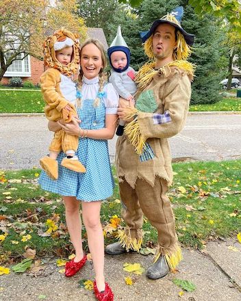 35 Best Family of 4 Halloween Costumes