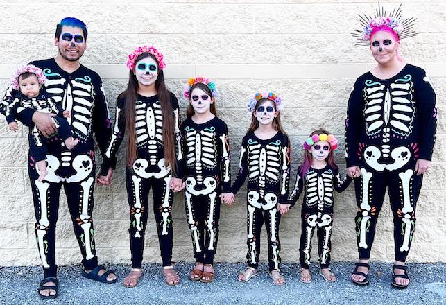 Large Family Halloween Costumes Dia De Los Muertos Skeletons