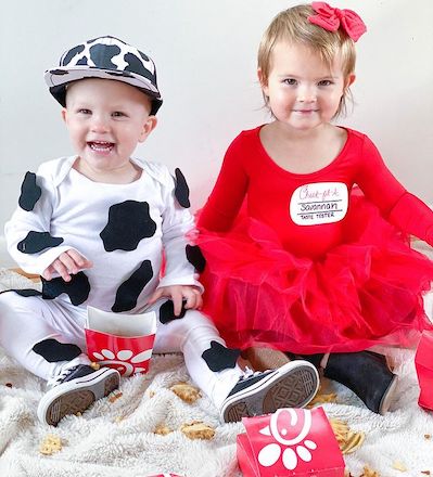 Creative Sibling Halloween Costumes Chick Fil A Worker and a Cow
