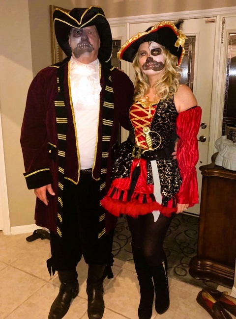 Couples Pirate Halloween Costumes