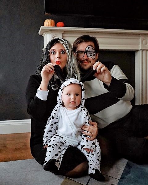 Family Halloween Costumes with Baby Cruella De Vil and Dalmatians