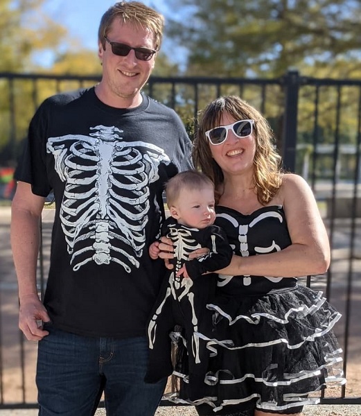 Family and Baby Halloween Costumes Skeletons