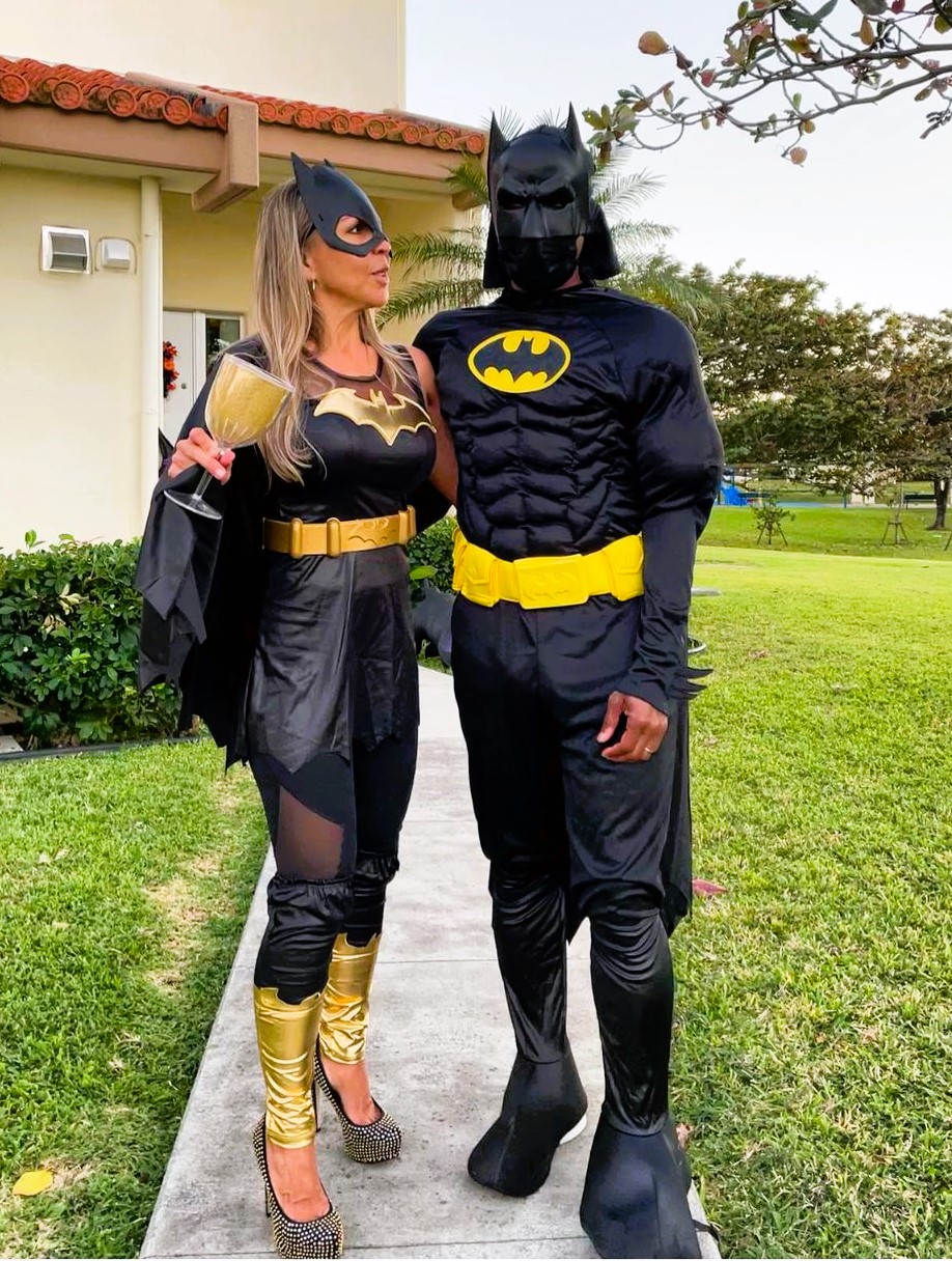 Best Couples Costumes Batgirl and Batman