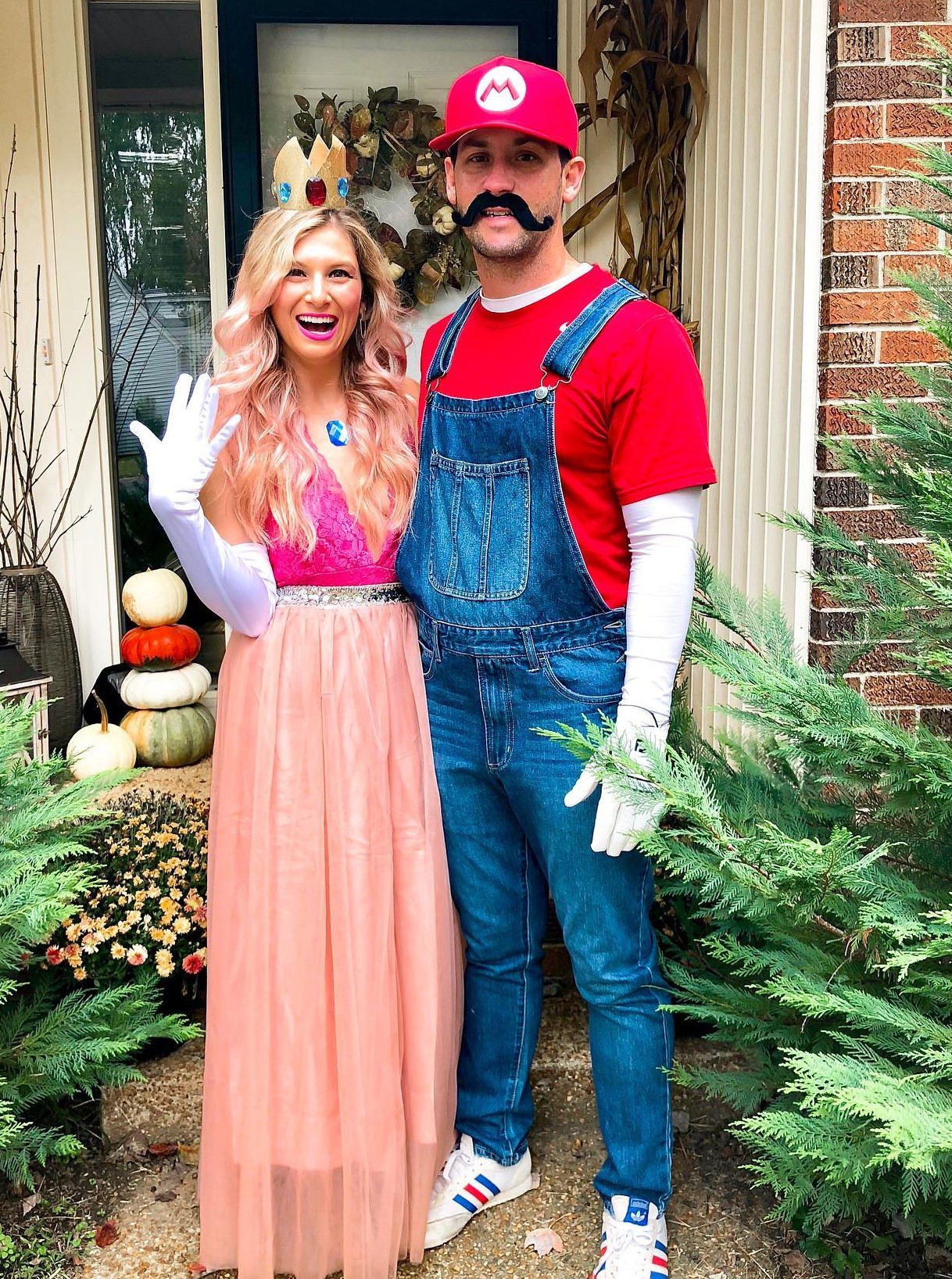 Best Couples Costumes Princess Peach and Mario