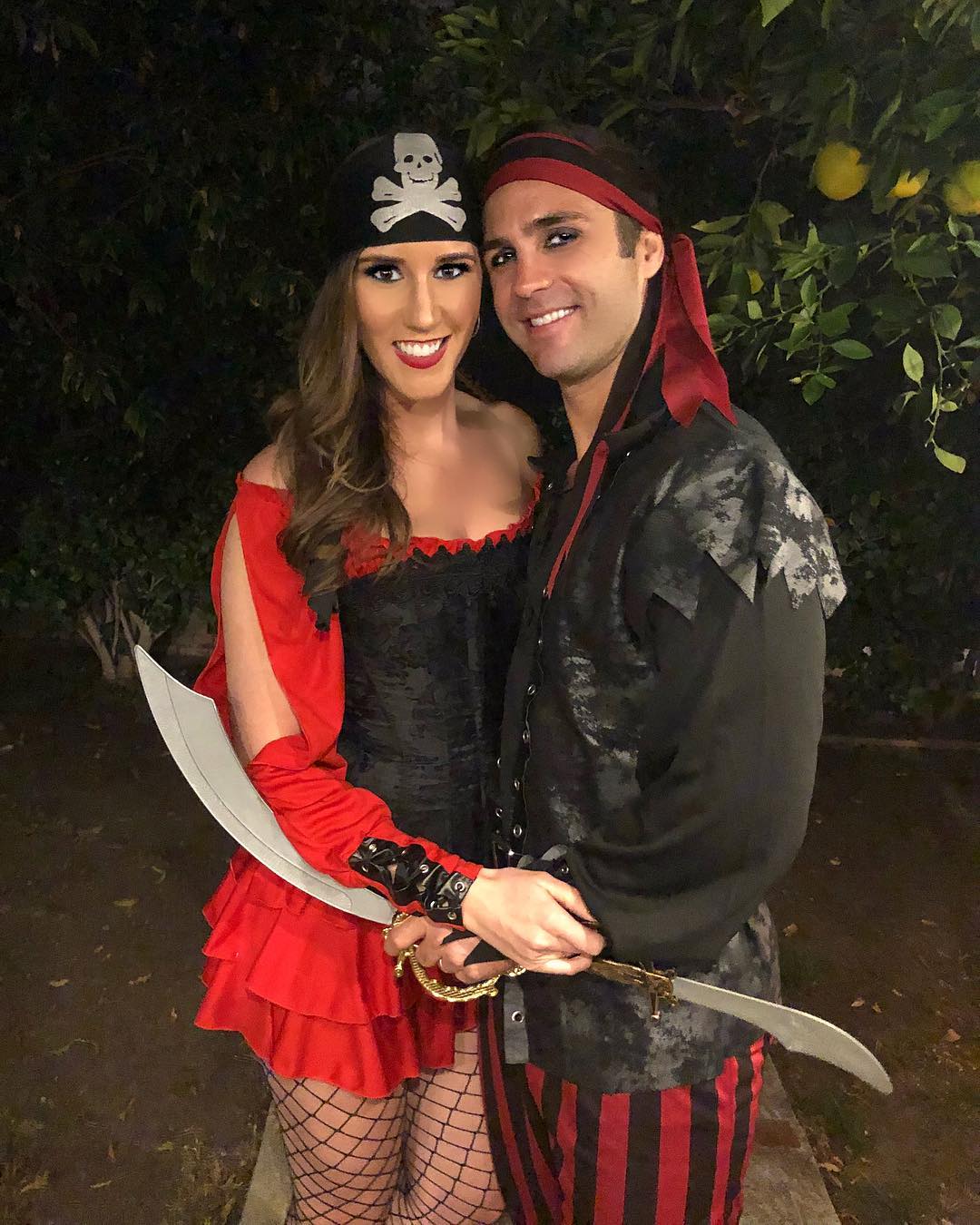 Best couples Costumes Pirates