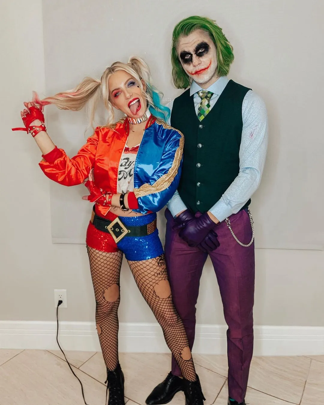 couples Halloween costumes Harley Quinn and The Joker