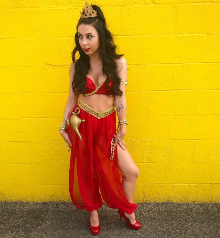 Red Jasmine Costume: What You Need to Dress Up as Jasmine!